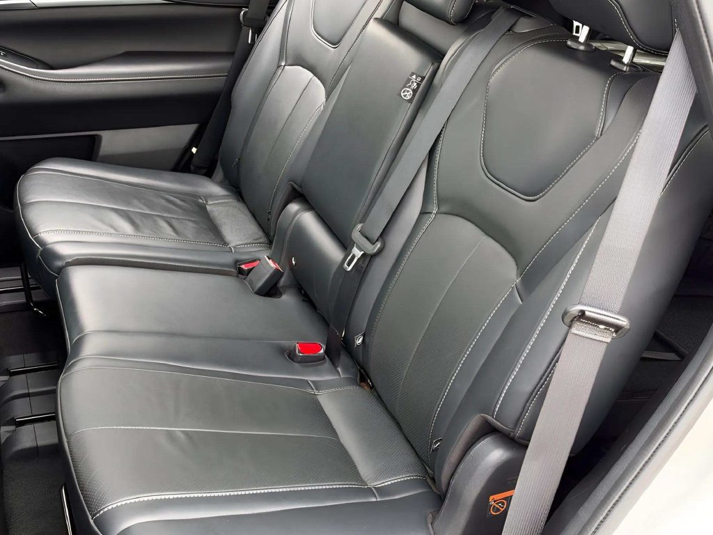 Used 2023 INFINITI QX60 Luxe AWD/4WD image 7