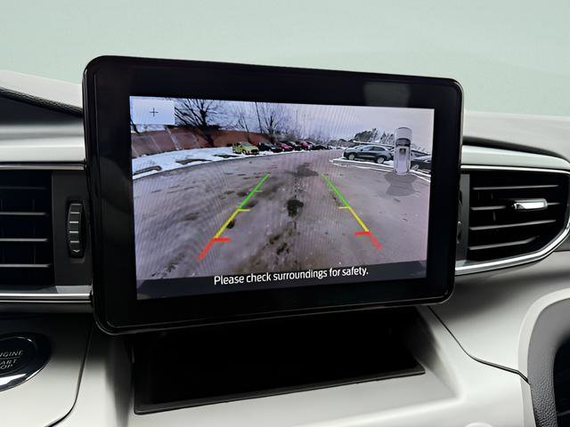 Used 2022 Ford Explorer XLT w/ Equipment Group 202A AWD/4WD image 11