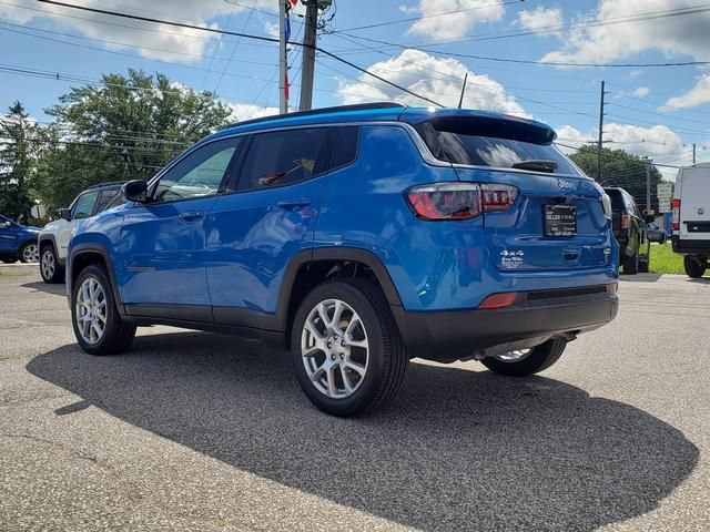 Used 2023 Jeep Compass Latitude AWD/4WD image 6