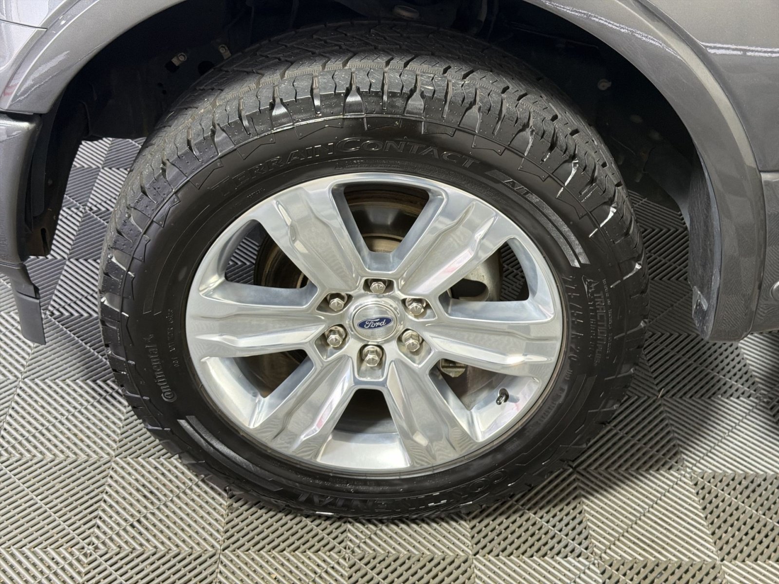 Used 2019 Ford F150 Platinum w/ Equipment Group 701A Luxury AWD/4WD image 12