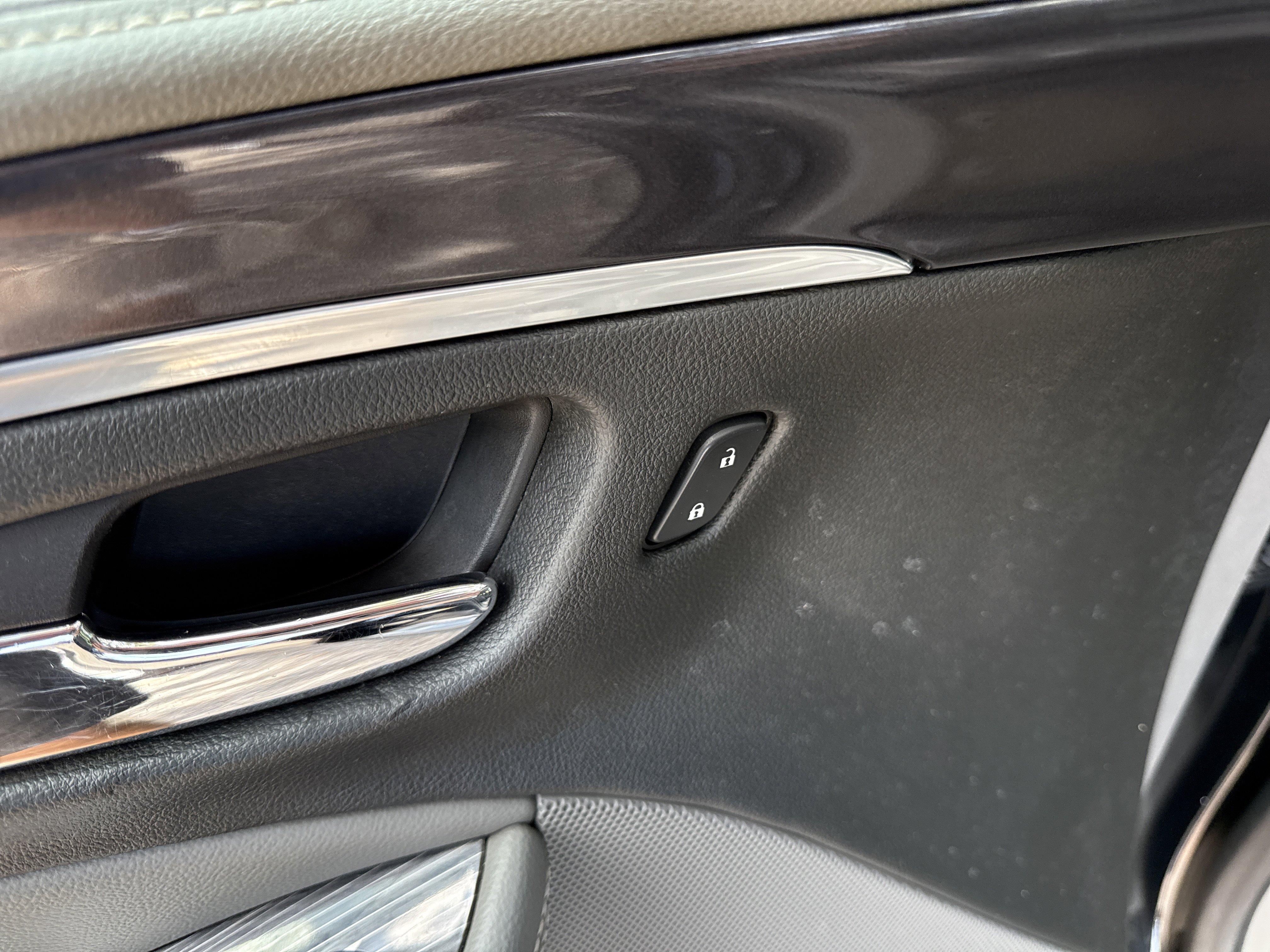 Used 2017 Chevrolet Impala LT image 31