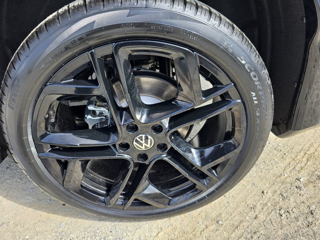 New 2026 Volkswagen Tiguan SE R-Line FWD image 30