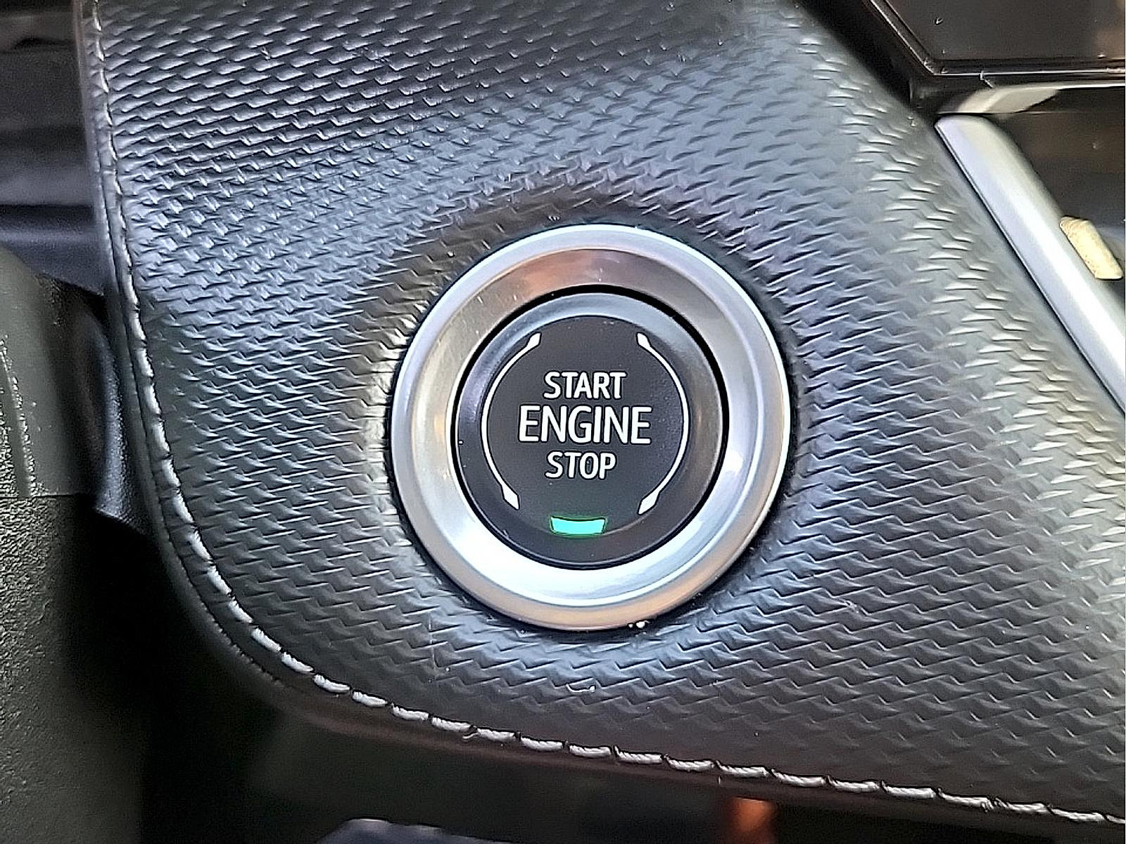 Used 2025 Chevrolet Equinox LT AWD/4WD image 26