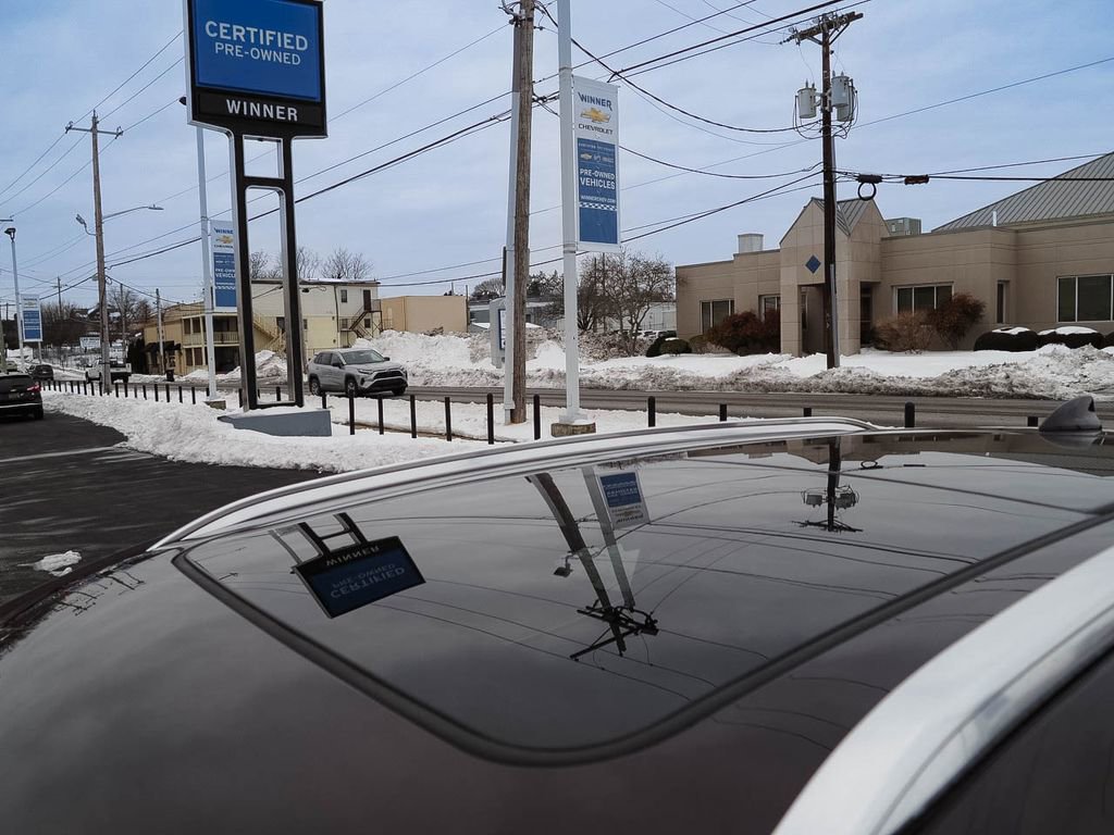 Used 2023 Buick Envision Avenir image 10