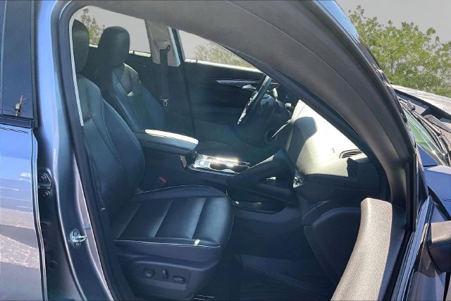 Used 2021 Buick Envision Essence w/ Sport Touring Package FWD image 7