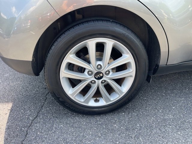 Used 2019 Kia Soul + image 6