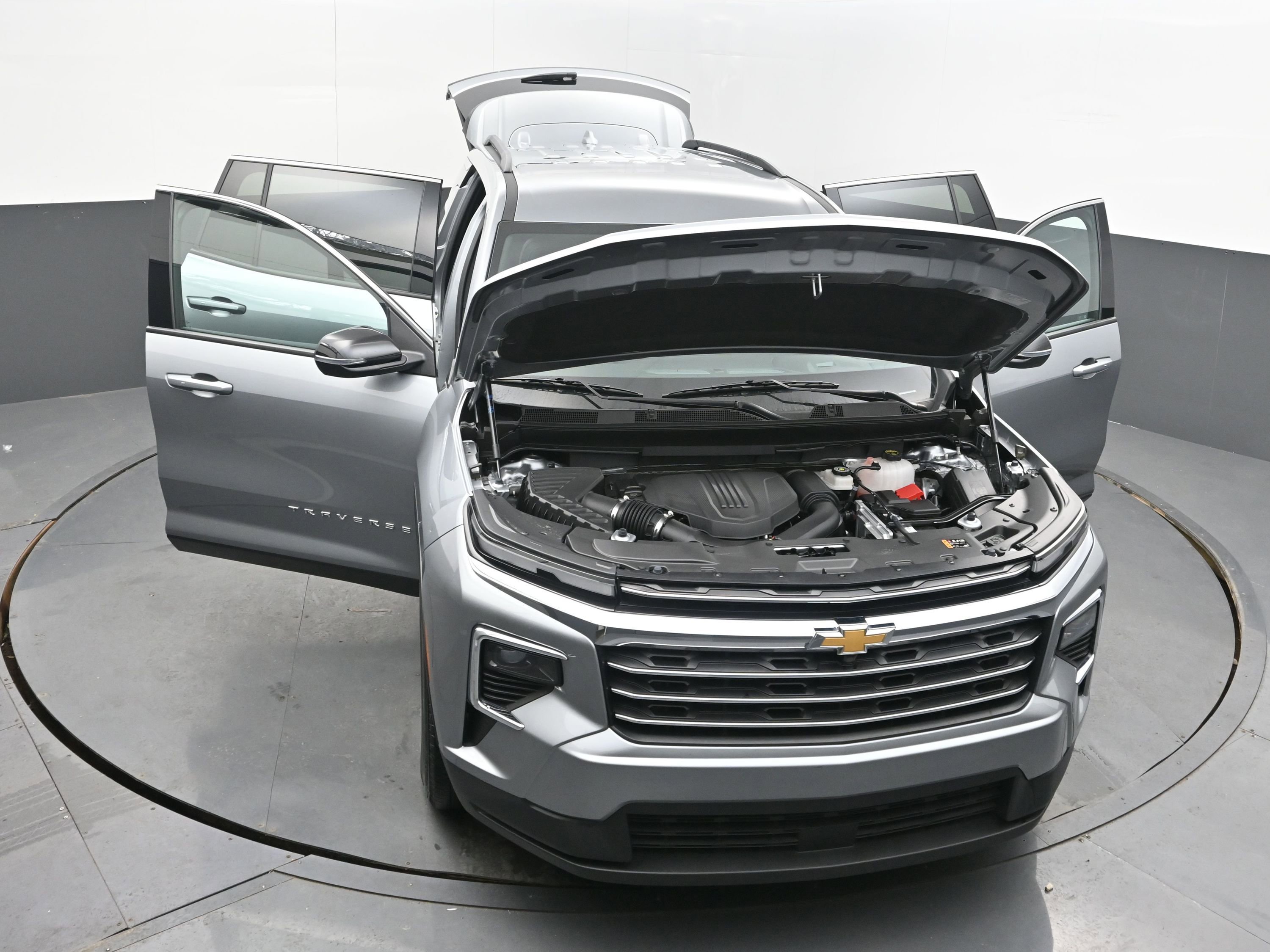 Used 2025 Chevrolet Traverse LT image 28