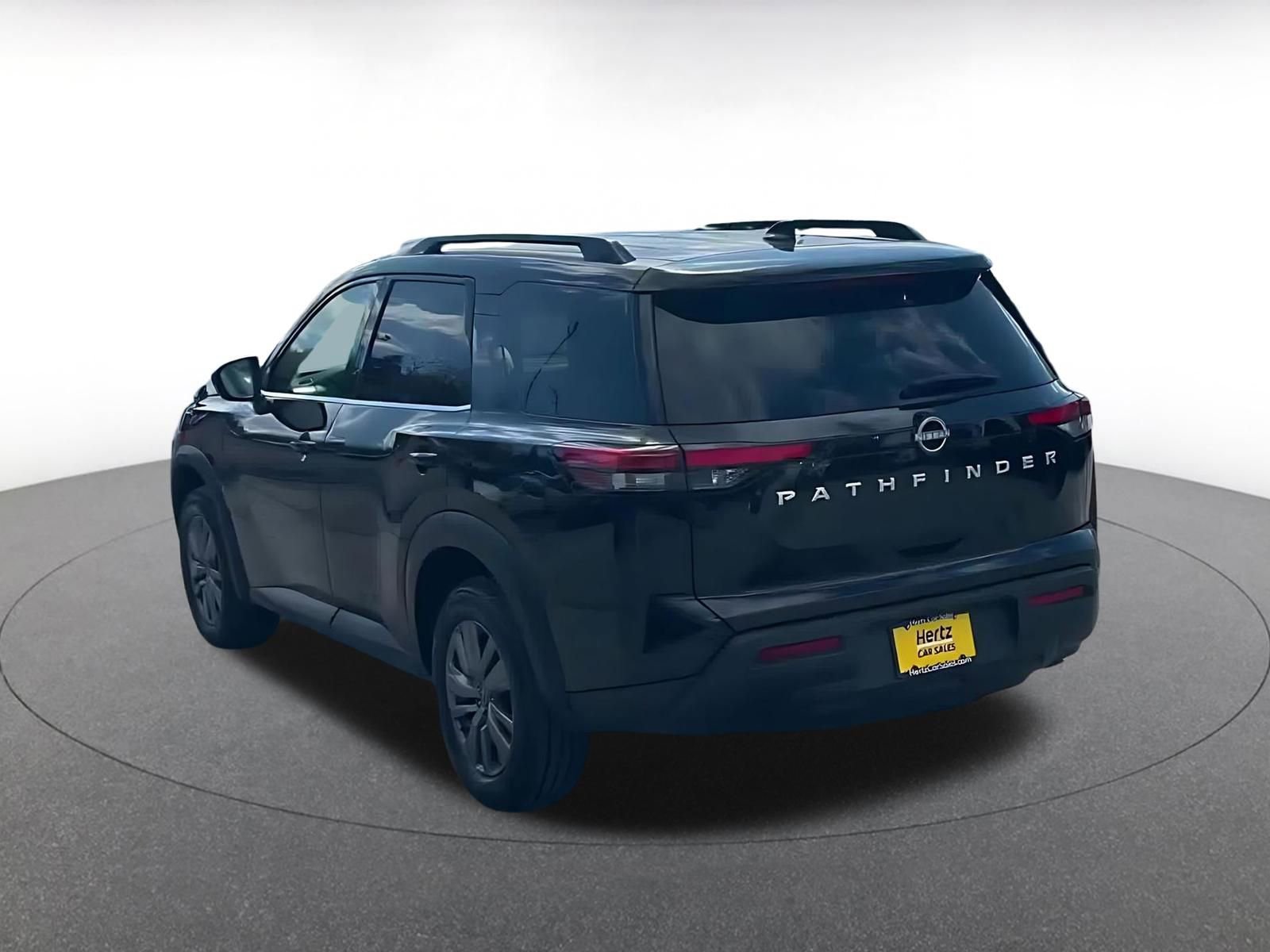 Used 2025 Nissan Pathfinder SV image 11