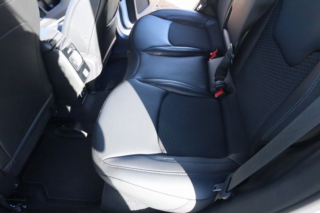 New 2026 Jeep Compass Latitude image 13