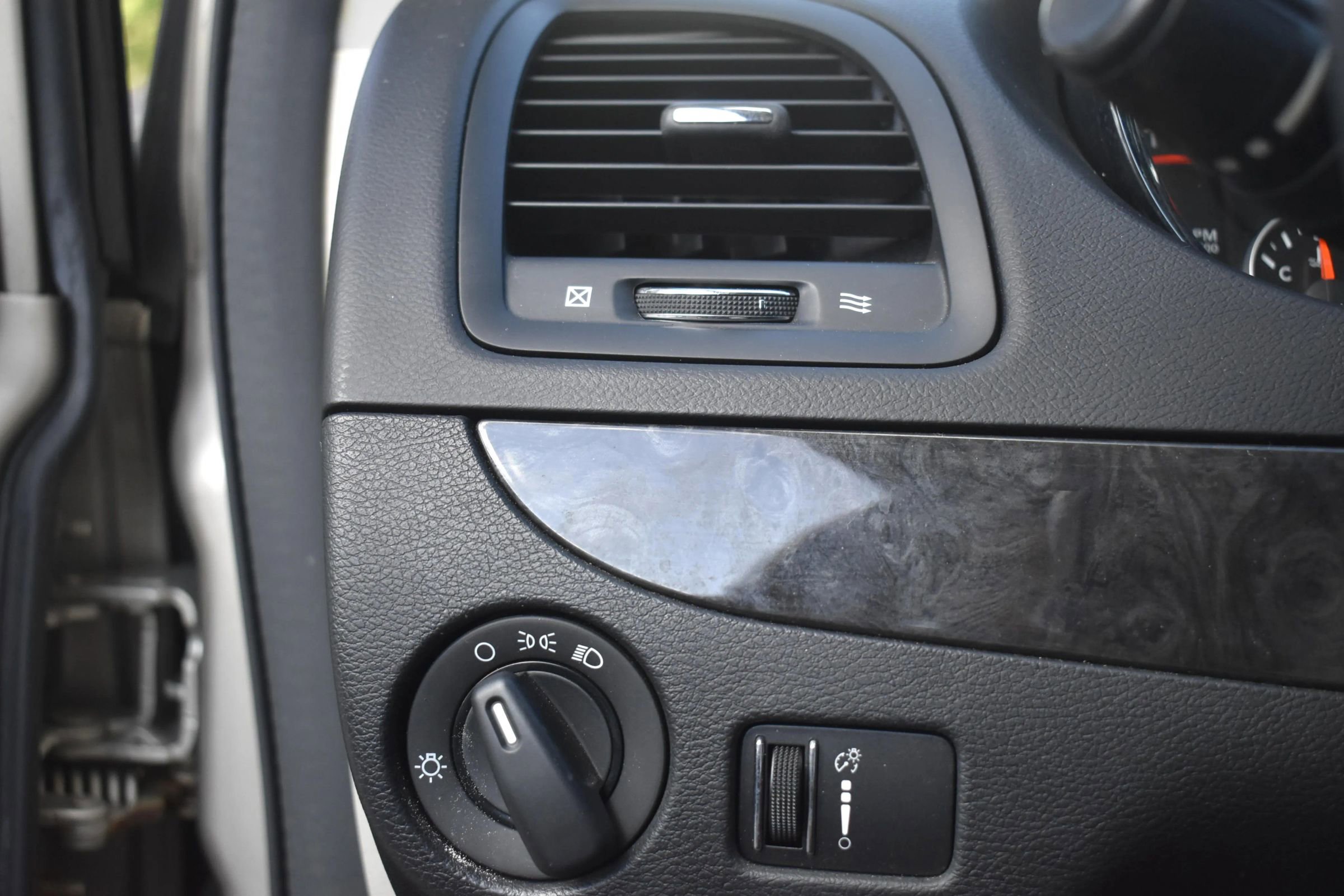 Used 2013 Dodge Grand Caravan American Value Package FWD image 24