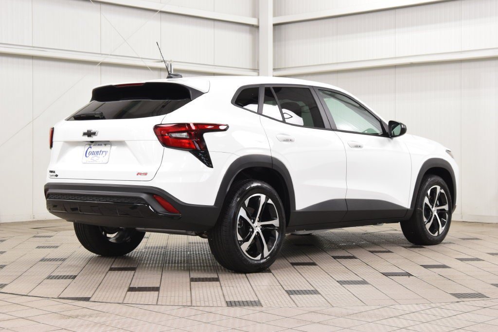 New 2026 Chevrolet Trax RS FWD image 8