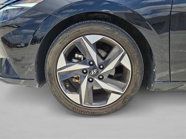 Used 2023 Hyundai Elantra SEL w/ Convenience Package FWD image 25