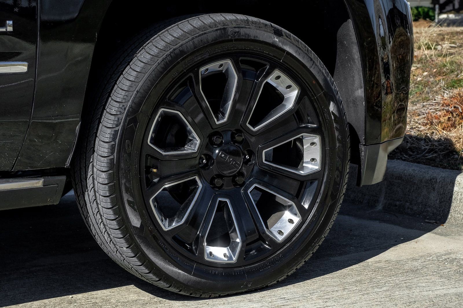 Used 2020 GMC Yukon Denali w/ Denali Ultimate Package image 63