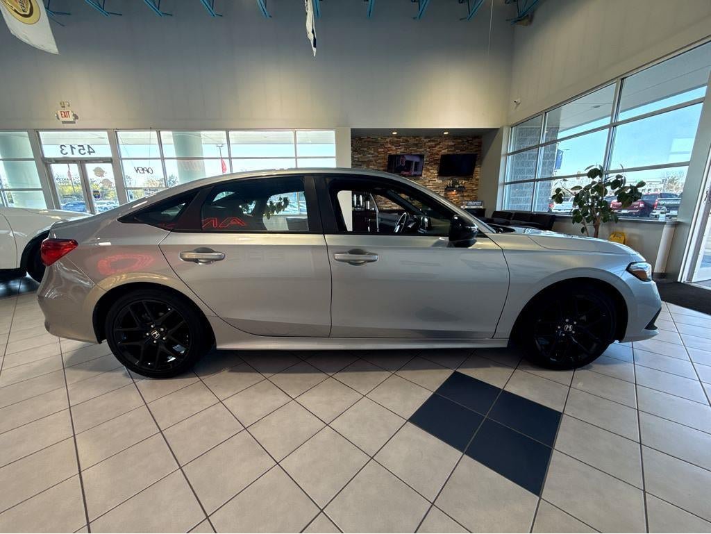 Used 2023 Honda Civic Sport image 16