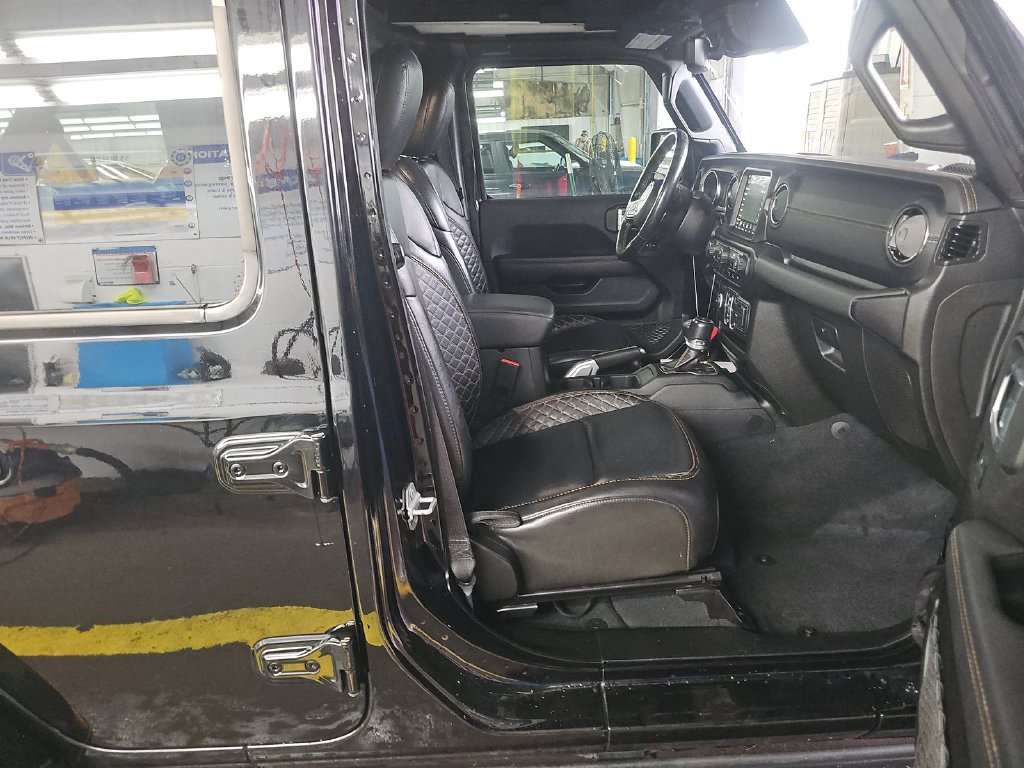 Used 2022 Jeep Wrangler Unlimited Sahara AWD/4WD image 5