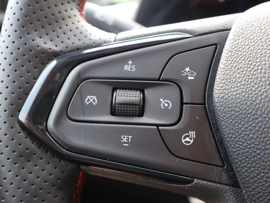 Certified 2026 Chevrolet Trax RS w/ Sunroof Package FWD image 16