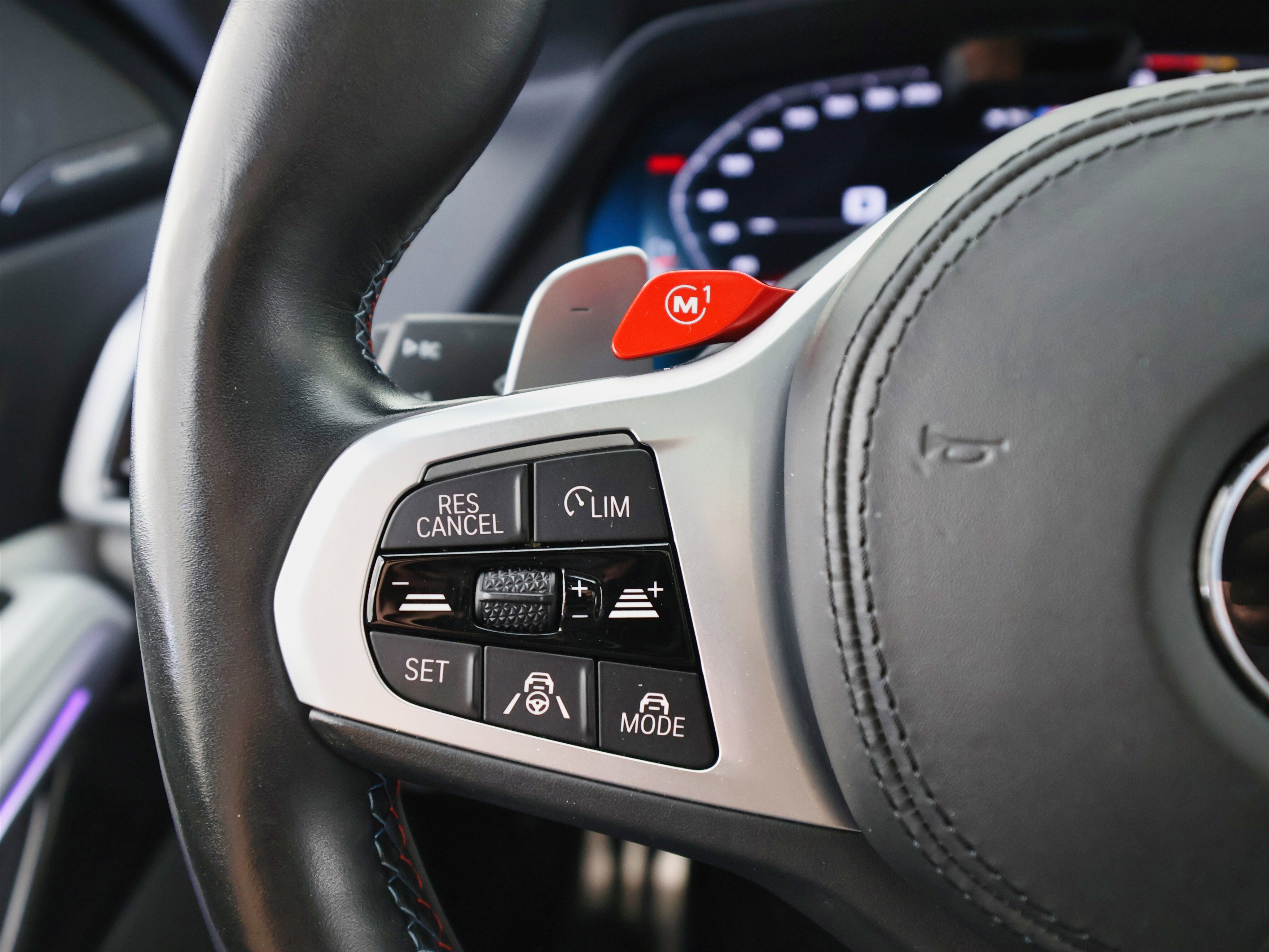 Used 2021 BMW X6 M w/ Executive Package image 41