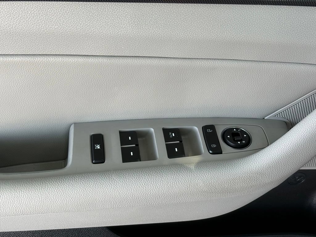 Used 2015 Hyundai Sonata Sport FWD image 12