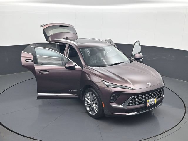 Used 2024 Buick Envision Avenir AWD/4WD image 29