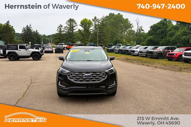 Used 2023 Ford Edge Titanium AWD/4WD image 2