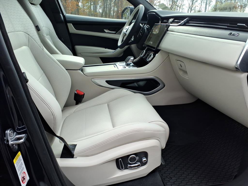 New 2026 Jaguar F-PACE R-Dynamic S image 3