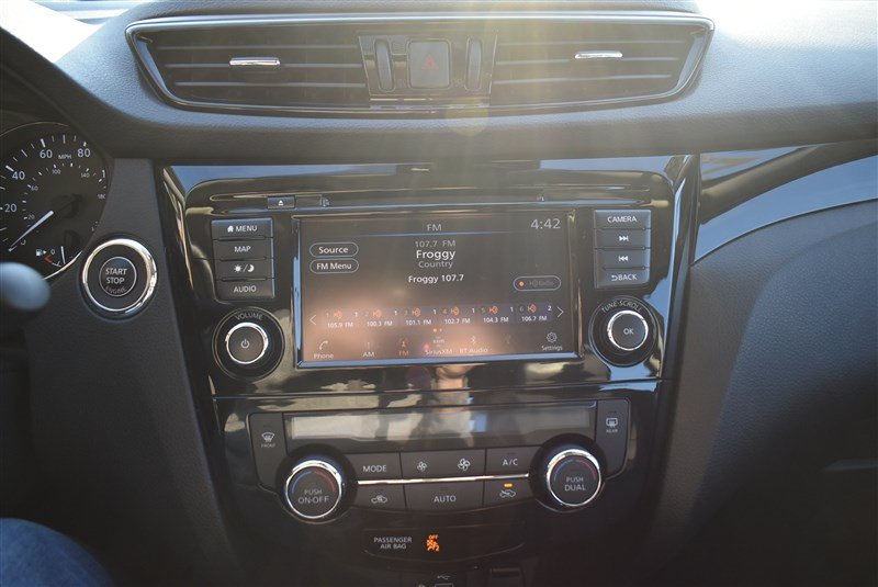 Used 2022 Nissan Rogue Sport SL AWD/4WD image 17