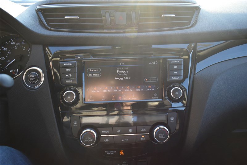 Used 2022 Nissan Rogue Sport SL image 17