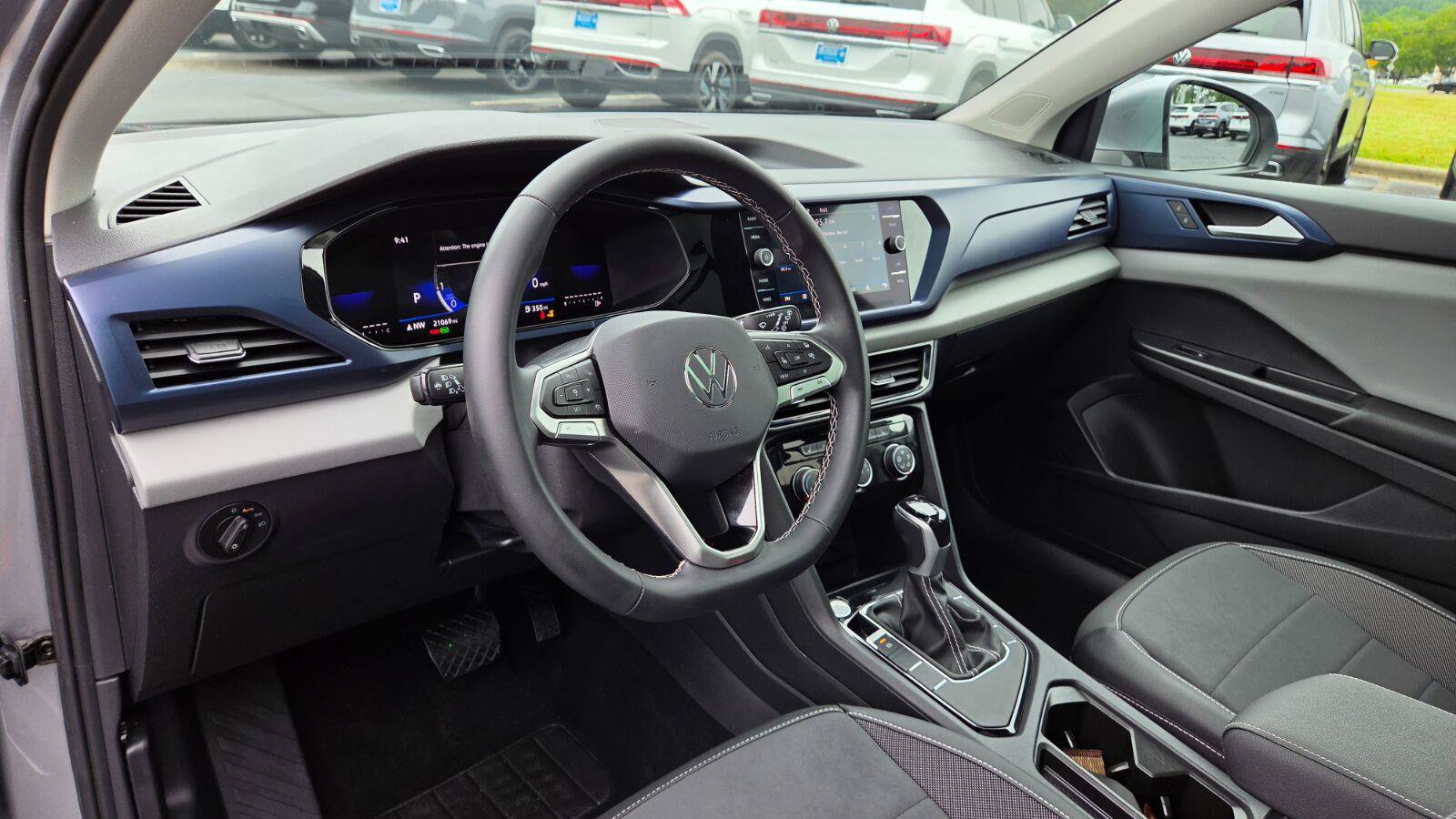 Used 2023 Volkswagen Taos SE w/ Panoramic Sunroof Package FWD image 24