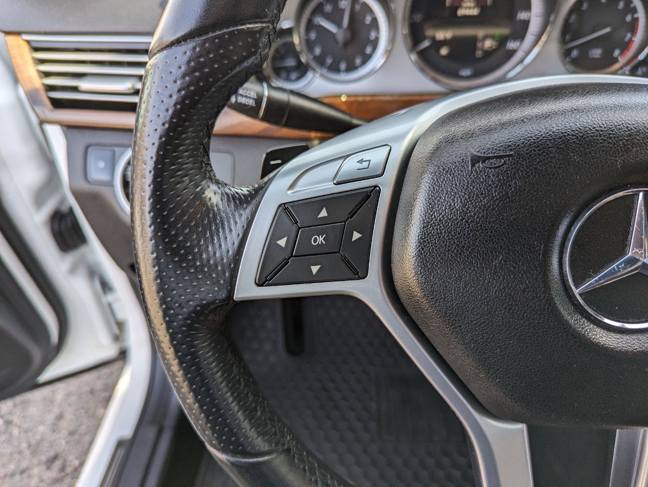 Used 2013 Mercedes-Benz E 350 4MATIC Sedan image 15