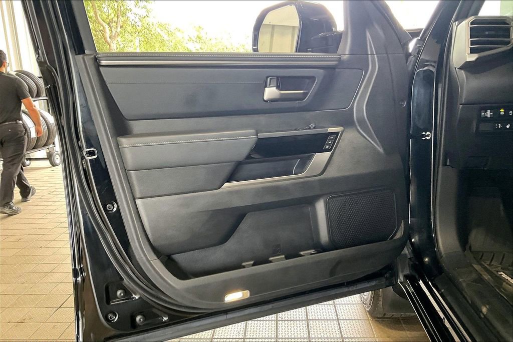 Used 2026 Toyota Tundra Limited AWD/4WD image 2