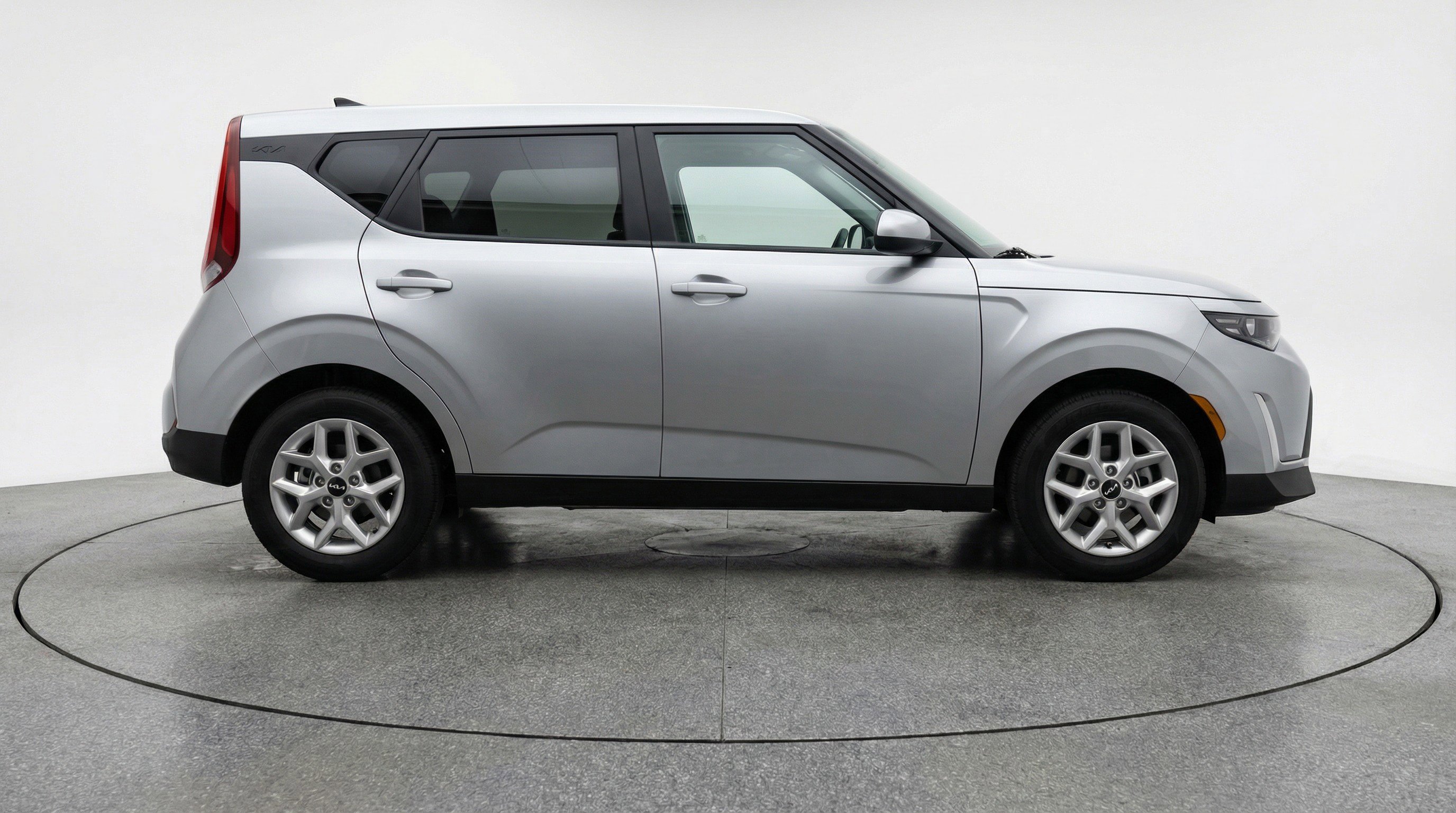 Used 2025 Kia Soul LX w/ LX Technology Package image 11