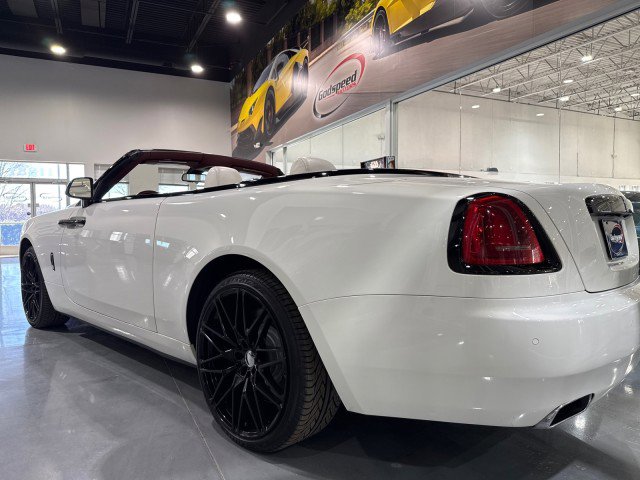 Used 2017 Rolls-Royce Dawn image 33
