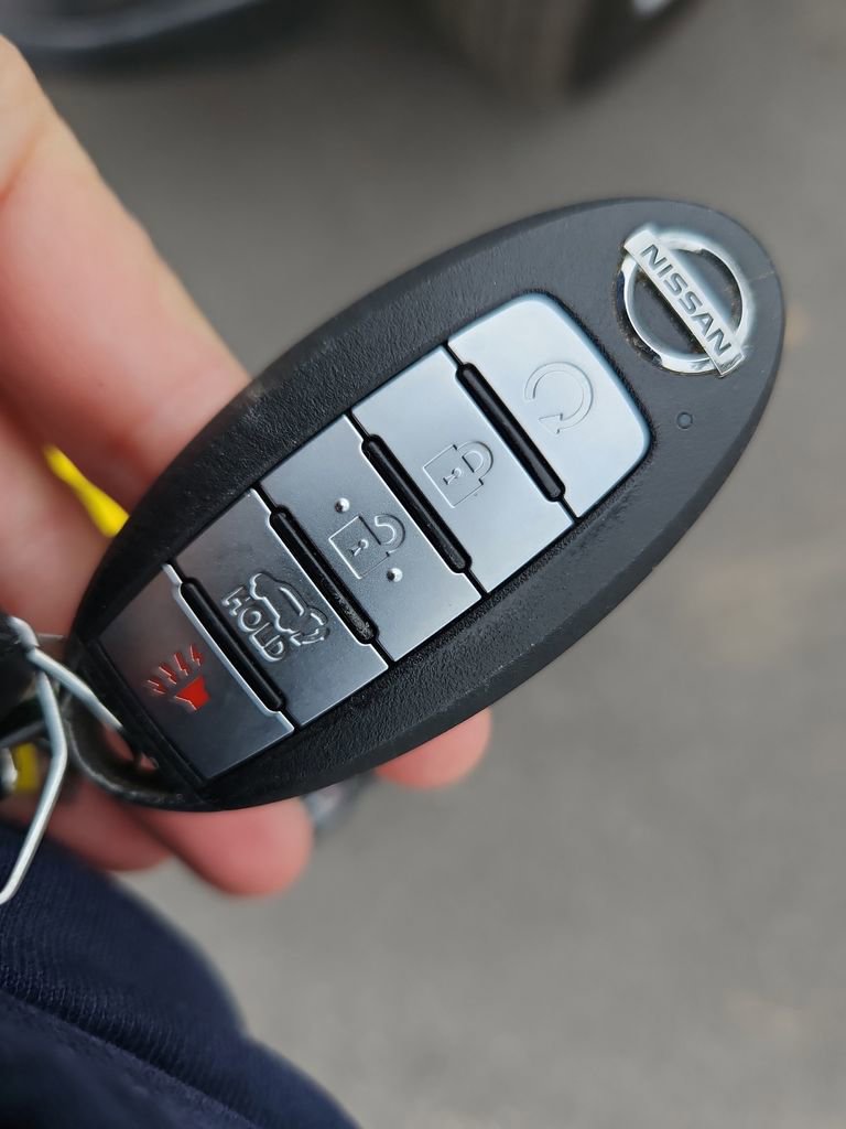 Used 2020 Nissan Rogue SV image 35