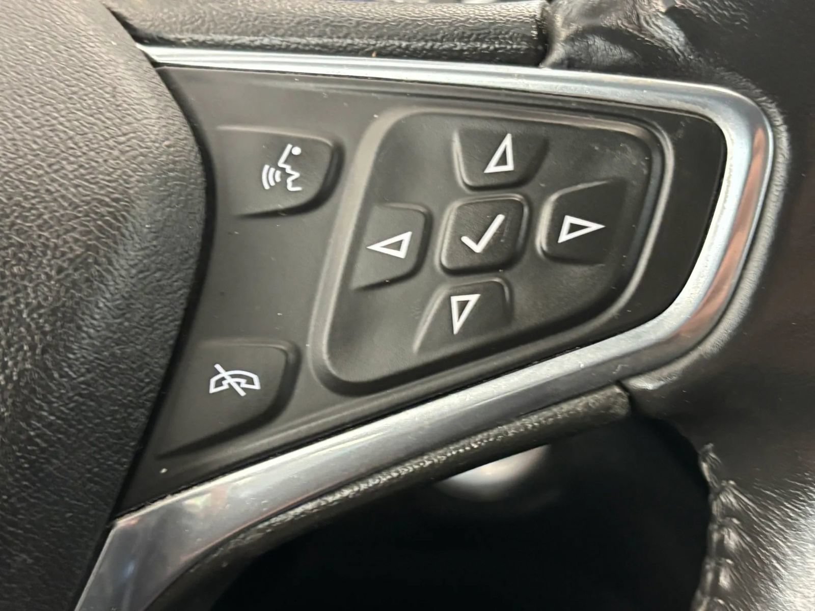 Used 2019 Chevrolet Equinox LT FWD image 45