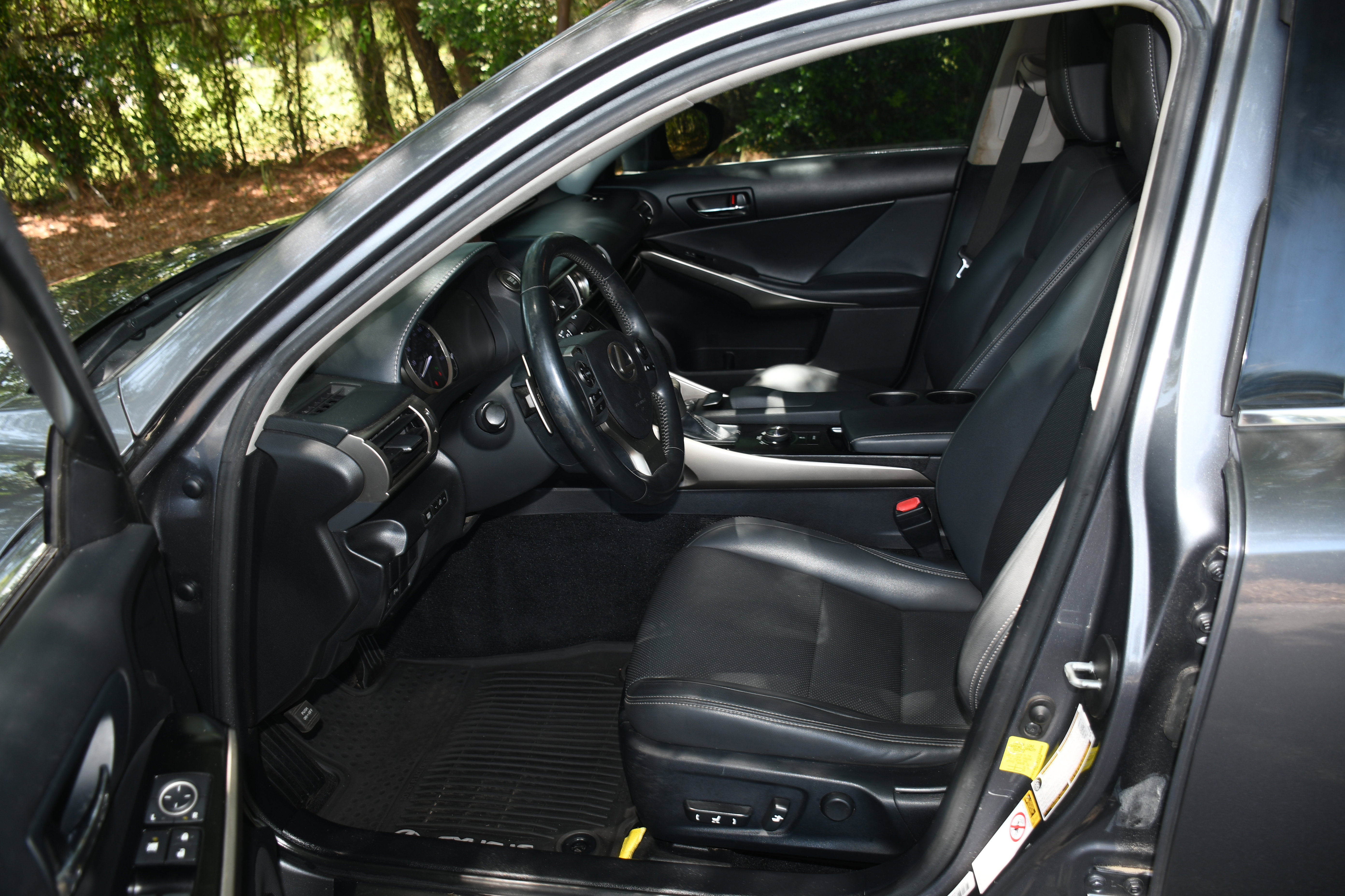 Used 2014 Lexus IS 350 w/ Navigation Package RWD image 8
