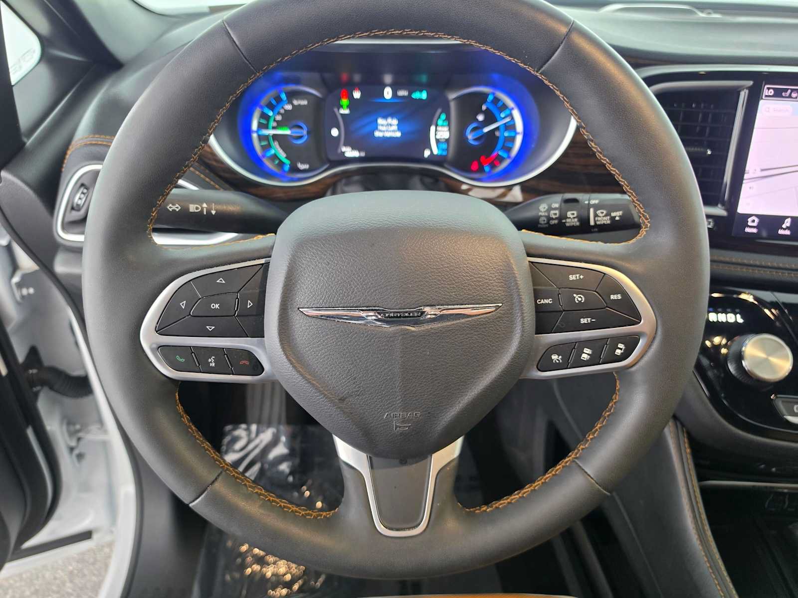 Used 2023 Chrysler Pacifica Pinnacle FWD image 22