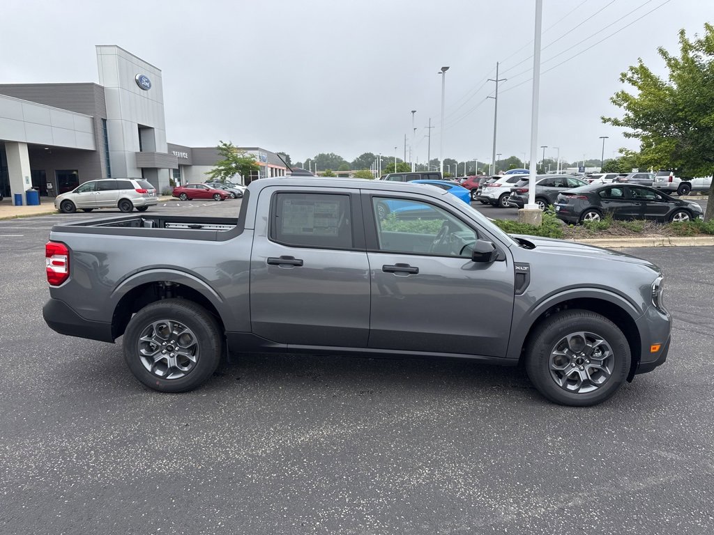 New 2025 Ford Maverick XLT w/ XLT Luxury Package image 4