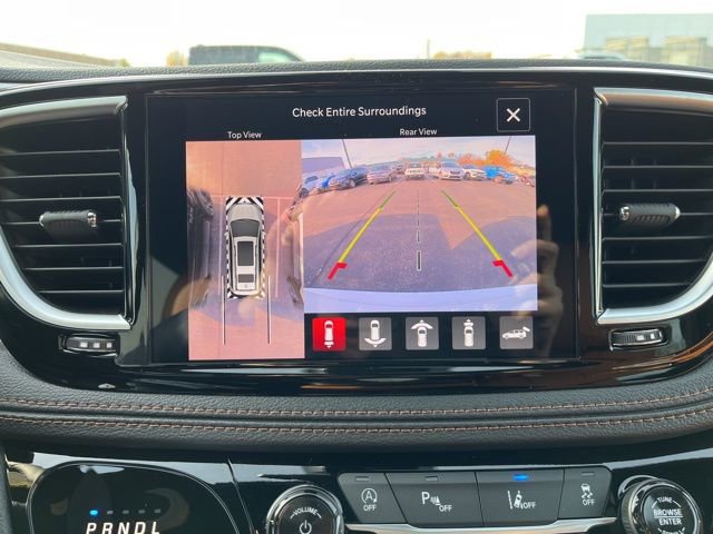 New 2026 Chrysler Pacifica Pinnacle w/ Trailer Tow Group FWD image 15