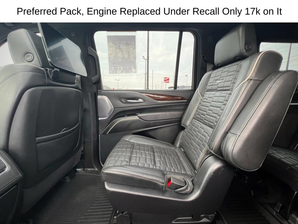 Used 2022 Cadillac Escalade ESV Sport Platinum w/ LPO, ONYX Package AWD/4WD image 19