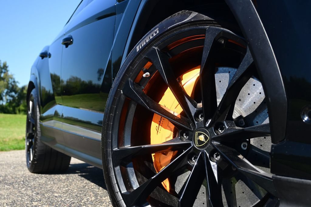 Used 2020 Lamborghini Urus AWD/4WD image 3