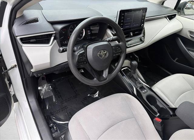 Used 2020 Toyota Corolla LE FWD image 13