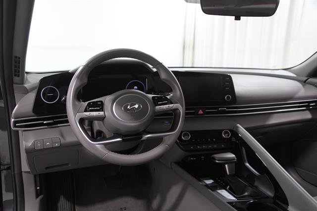 Used 2021 Hyundai Elantra SEL w/ Convenience + Premium Package FWD image 6