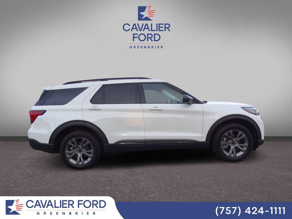 Used 2026 Ford Explorer Active w/ Active Comfort Package AWD/4WD image 2