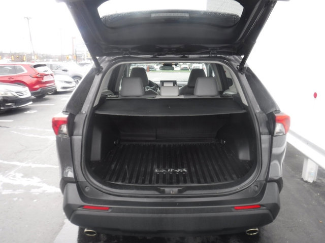 Used 2020 Toyota RAV4 XLE Premium image 40