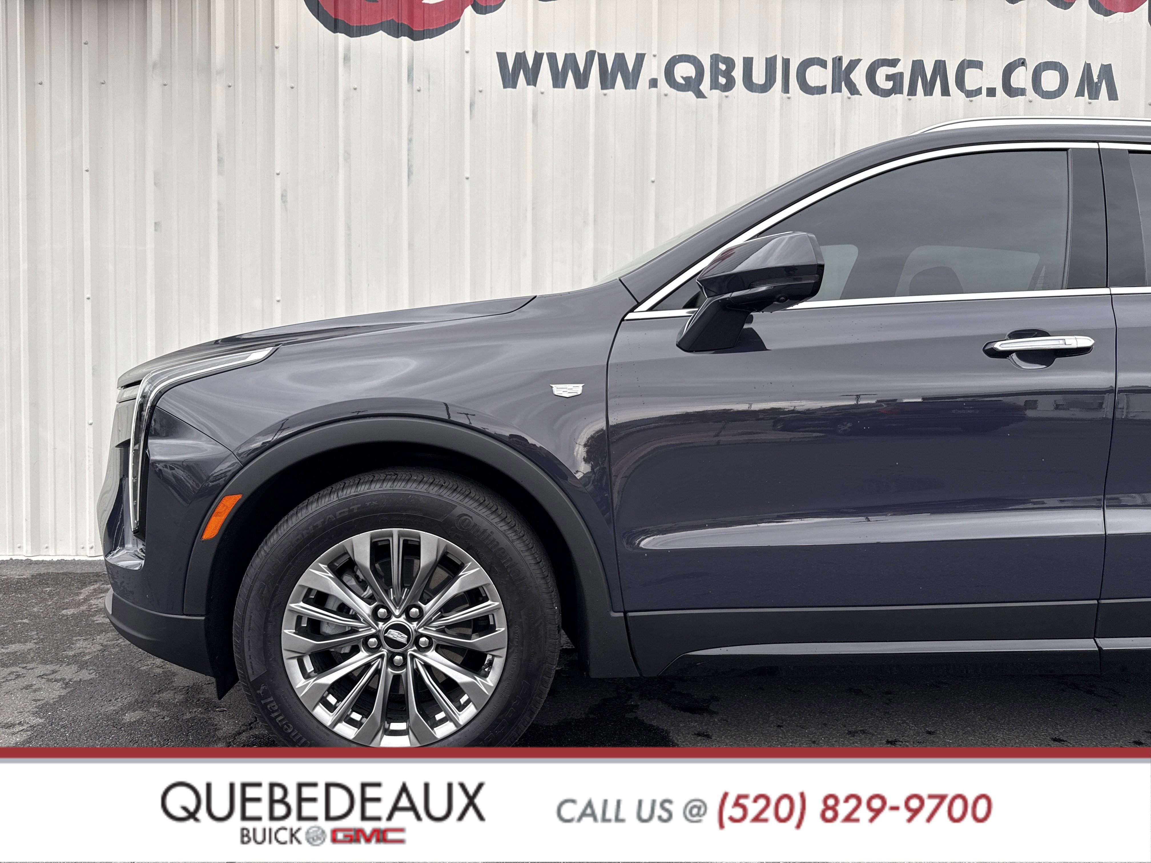 Used 2025 Cadillac XT4 Premium Luxury image 4