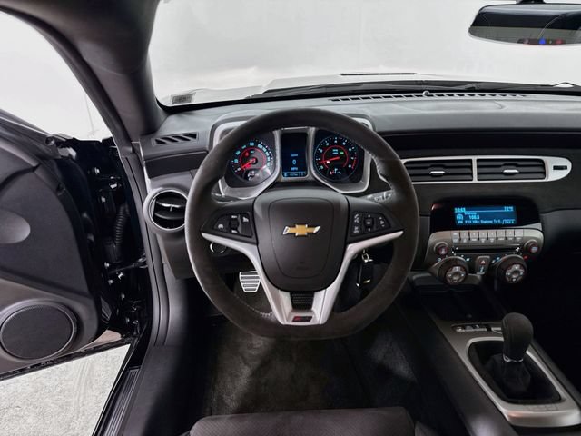 Used 2015 Chevrolet Camaro Z/28 RWD image 21