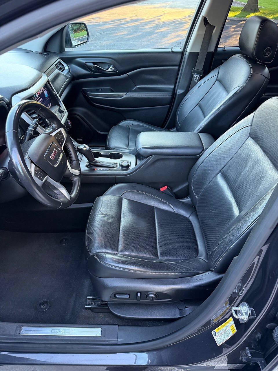 Used 2017 GMC Acadia SLT w/ LPO, Floor Liner Package AWD/4WD image 20