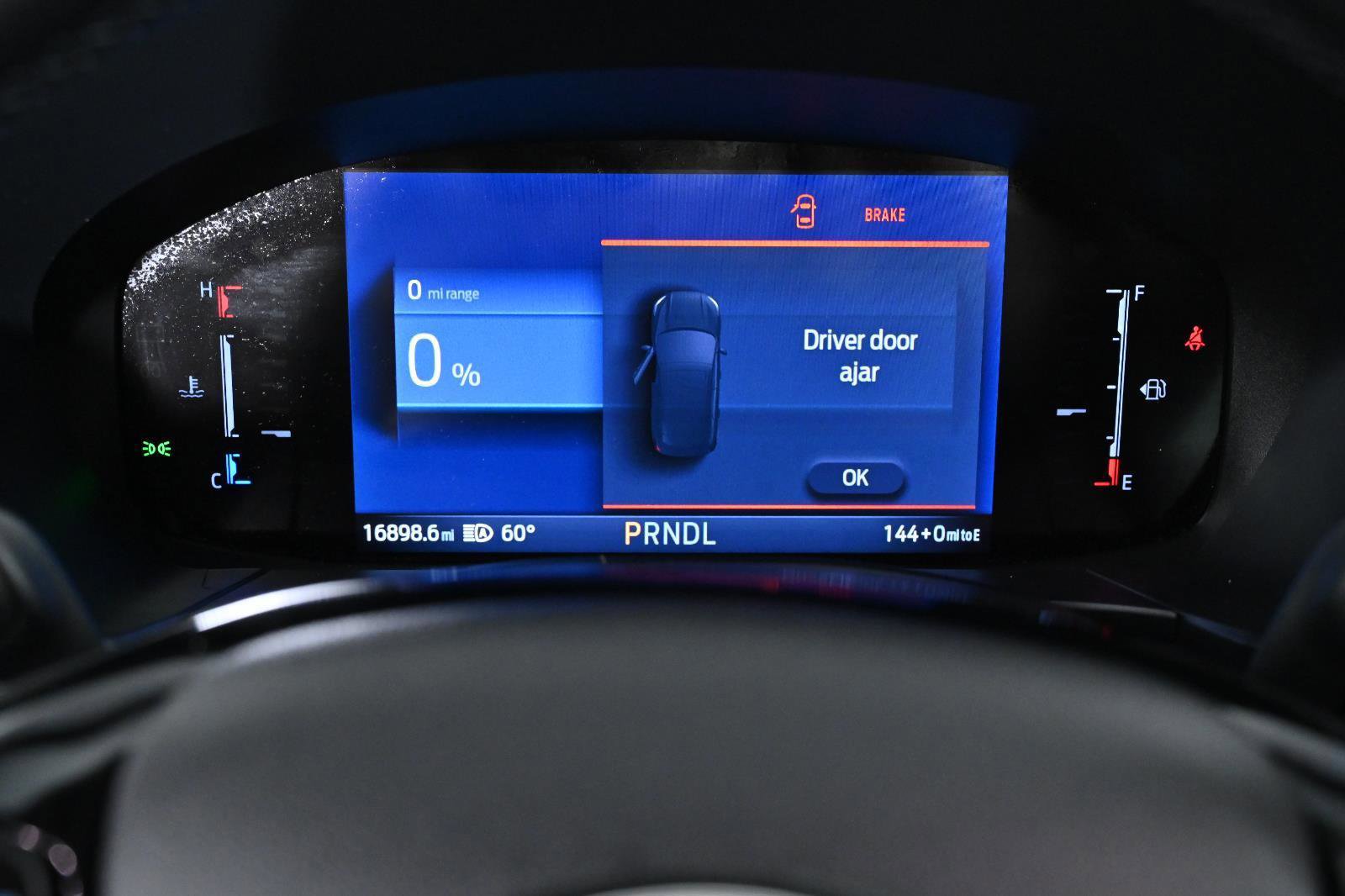 Used 2025 Ford Escape SE image 13