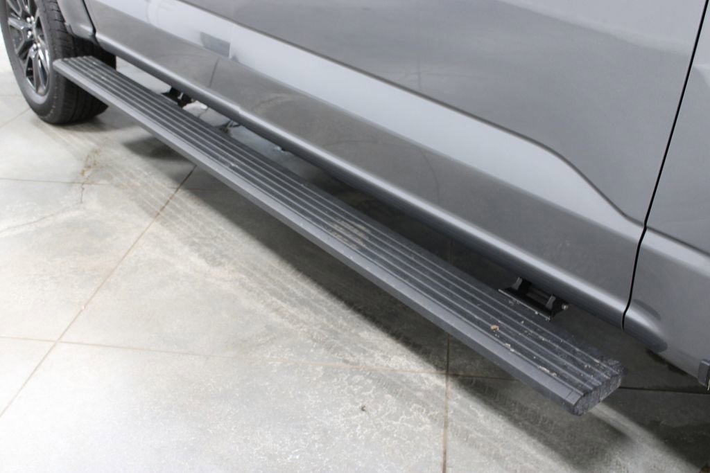Used 2025 Ford F150 Platinum image 13