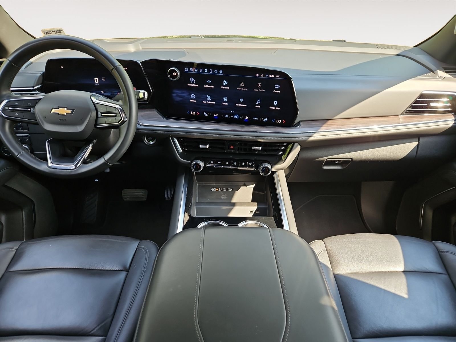 Used 2025 Chevrolet Suburban LT RWD image 10